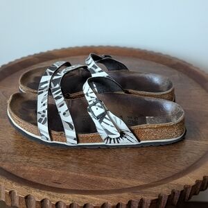 Blk/White Birkenstock Birkis size 37 L6 M 4